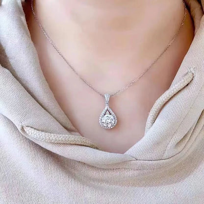 Vervanci Moissanite Elegance