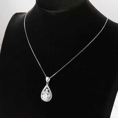 Vervanci Moissanite Elegance