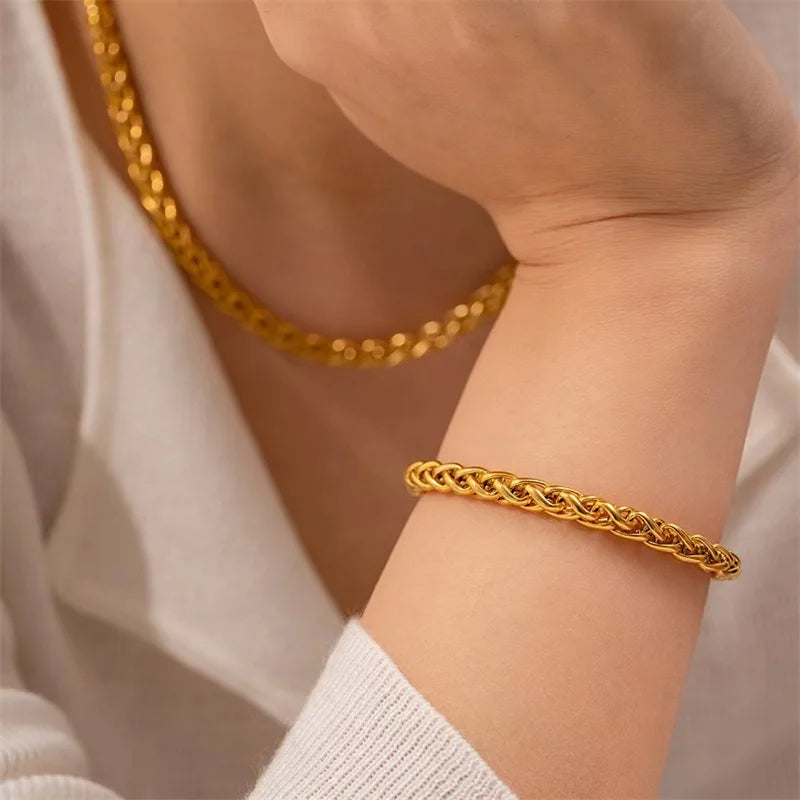 Vervanci EverGlow Necklace & Bracelet Set 🌟
