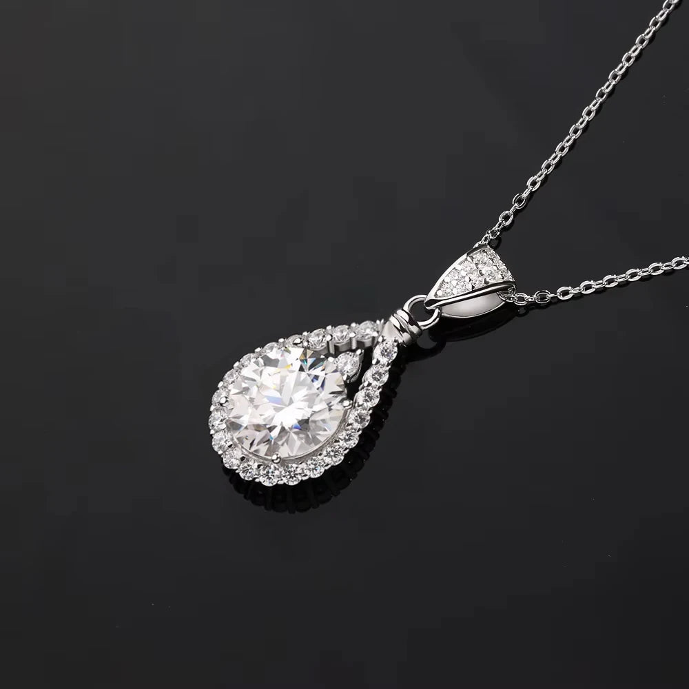 Vervanci Moissanite Elegance